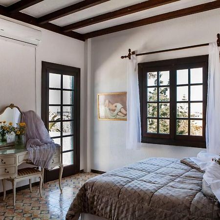Villa Velissarios: Wonderful Villa Next To Beach Aegina Exterior foto