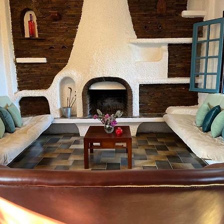 Villa Velissarios: Wonderful Villa Next To Beach Aegina Exterior foto