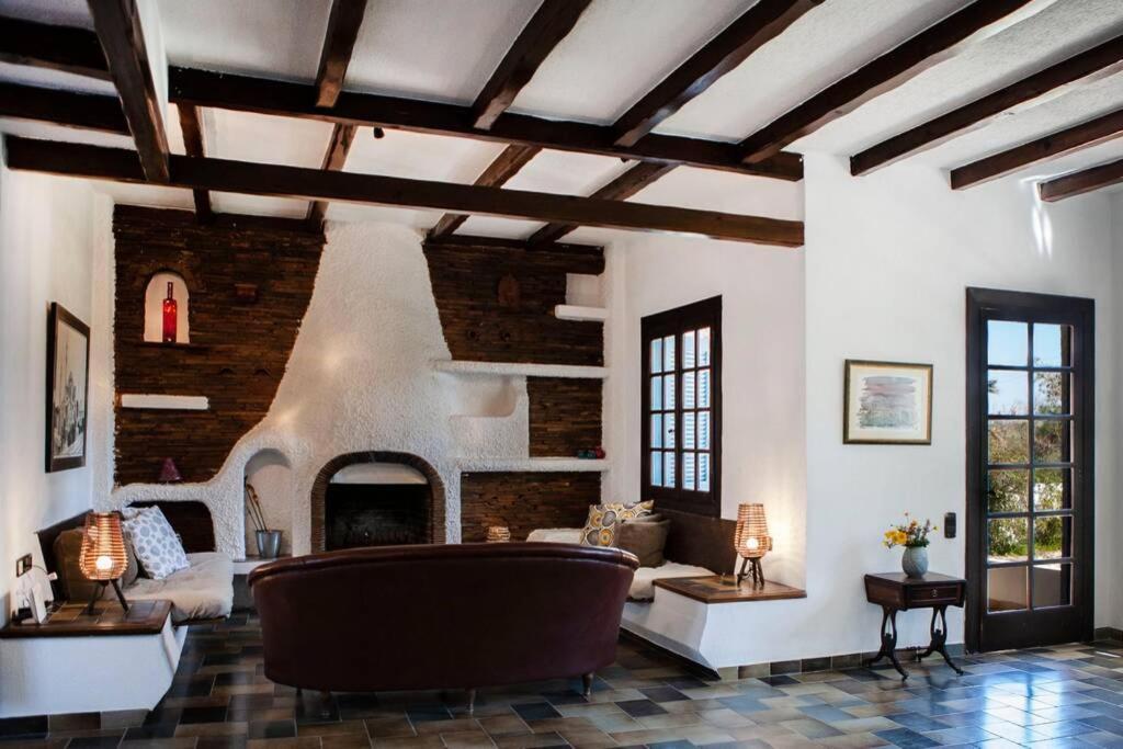 Villa Velissarios: Wonderful Villa Next To Beach Aegina Exterior foto