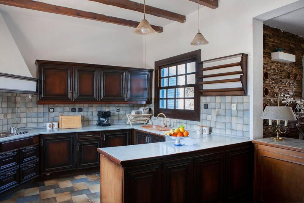 Villa Velissarios: Wonderful Villa Next To Beach Aegina Exterior foto