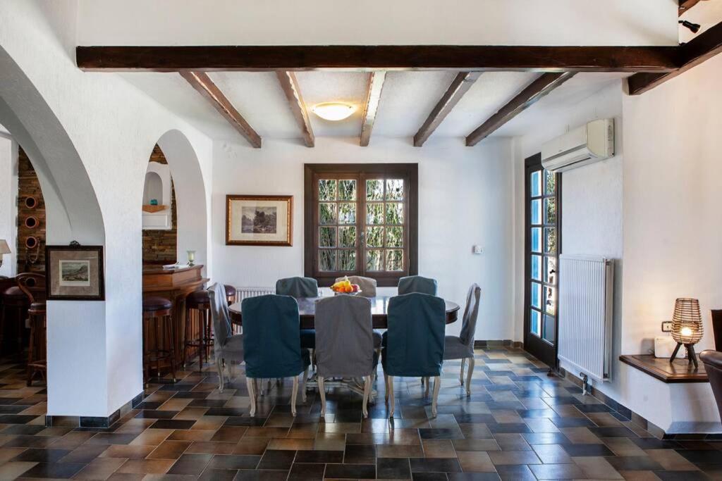 Villa Velissarios: Wonderful Villa Next To Beach Aegina Exterior foto